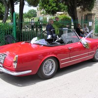 1960 2000 Spider about to be used as a wedding get-away car