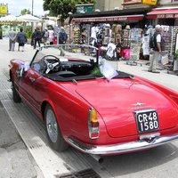 1960 2000 Spider about to be used as a wedding get-away car