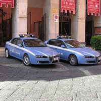 Alfa 159s parked in Naples while the Polizia stop in for a ciambella