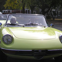 Doug and Janet Fields's pagoda giallo Spider followed by Dave and Vi Pratt's pagoda giallo Spider. We missed you, Gene and Judy, with yours!