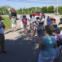 Tom conducts the drivers meeting before the tour starts