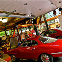 A few shots of Jeff's well-appointed garage