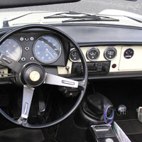 Tom Ducibella's 1969 1750 Spider Veloce sports one aftermarket gauge