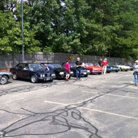 Alfisti at Stonewall Kitchen Warehouse (Note dark lines on paving rumored to be map of actual route traveled) 