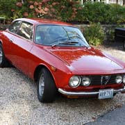 And LOTS of photos of our Alfas lined up beautifully out front