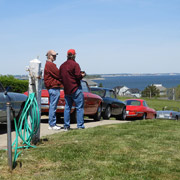 Some photos taken at the picturesque summit of the Hull cemetery