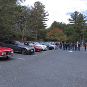 The crowd begins to gather for the pre-rallye drivers' meeting